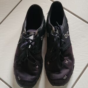 On Running Black Athletic Shoes - Half Life